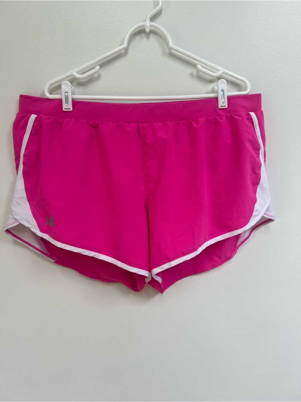 Under Armour HeatGear Running Shorts XXL Fuchsia Pink Athletic Shorts